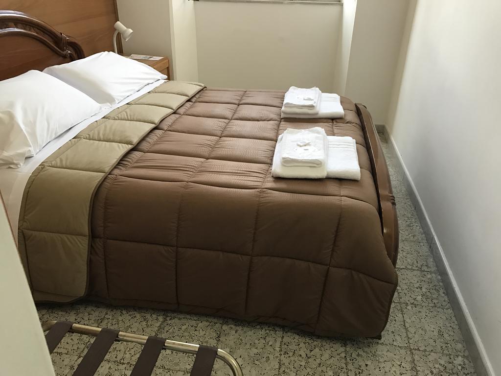 Casa San Tommaso Hotel Лингуаглоса Стая снимка